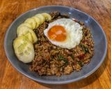 รูปขั้นตอนการทำที่ 4 ของ ข้าวคลุกผัดกะเพราหมูสับไข่ดาวเมนูง่ายๆ ที่อร่อยด้วย