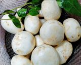 A picture of step 1 of Mushroom Sukka.