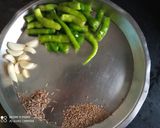 पालक पराठा (palak paratha recipe in marathi) रेसिपी स्टेप 2 फोटो 