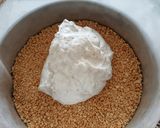 A picture of step 9 of Fig Cheesecake with Almonds and Honey.