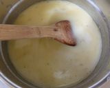 A picture of step 3 of Blue Cheese and Spinach Cream Soup.