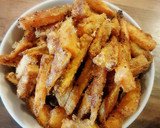 Foto langkah ke 5 dari resep Baked Sweet Potato Fries.