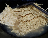 Foto langkah ke 3 dari resep Mie telur becek.