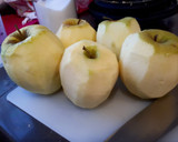 Foto del paso 1 de la receta: Tarta de manzana con base de galletas María