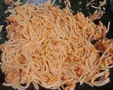 Foto langkah ke 3 dari resep Spaghetti goreng saos tomat.
