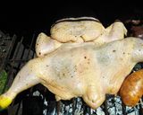 Foto del paso 4 de la receta: Asado a la parrilla de pollo a las 3 pimientas y ajo