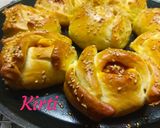 A picture of step 5 of Wheat flour rose buns.