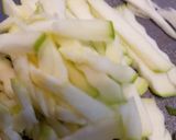 Cukkinis saláta édes-ecetes kapros öntettel recept fázis 9 fotója