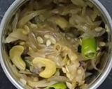 A picture of step 1 of Methi matar malai.