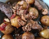 Foto langkah ke 3 dari resep Semur Hati Sapi dan Kentang.