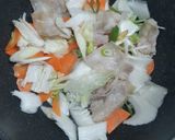 รูปขั้นตอนการทำที่ 3 ของ บะหมี่ราดหน้าผักกาดขาว