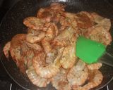 صورة لخطوة 2 من وصفة جمبري بالكريمة 🍤 مع صوص الليمون والزبدة