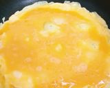 Hình bước làm 2 của món Trứng cuộn giò sống hấp