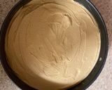 A picture of step 4 of Biscoff cheesecake.
