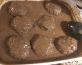 A picture of step 12 of P-lo's Salisbury Steak and Gravy.