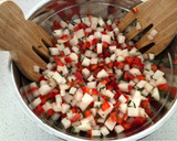 Foto del paso 2 de la receta: Ensalada de rábano y pimiento