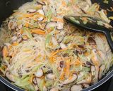 A picture of step 12 of Vegetarian bee hoon.