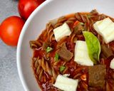Une image de l'étape 1 de Pâtes au seitan et halloumi.
