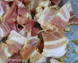 Hình bước làm 2 của món Cà bát om thịt ba chỉ