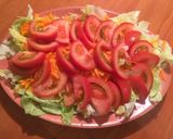 Foto del paso 2 de la receta: Ensalada de atún, choclo, aceitunas negras, tomate y zanahoria