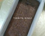 Foto langkah ke 5 dari resep Dragon Fruit Chocolate Cake.