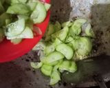 Foto langkah ke 1 dari resep Orak Arik Timun Pedas.