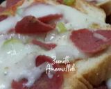 A picture of step 4 of Pepperoni Bread Pizza.