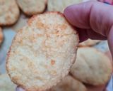 Foto del paso 3 de la receta: Bizcochitos de queso y coco 😋 🧀 🥥
