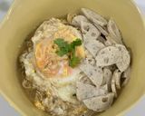 รูปขั้นตอนการทำที่ 5 ของ ต้มมาม่าใส่ไข่ หมูยอ