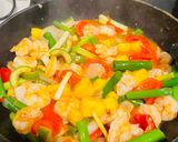 Foto langkah ke 6 dari resep Udang Asam Manis (Resep No. 103).
