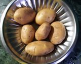 आलू टमाटर की सब्जी (aloo tamatar ki sabzi recipe in Hindi) रेसिपी चरण 1 फोटो