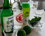 รูปขั้นตอนการทำที่ 1 ของ "Soju Mojito" 🍸🌿🍋
