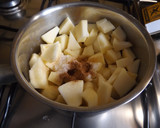 Foto del paso 1 de la receta: Torta húmeda con puré de manzana y almendras