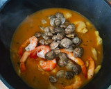Foto del paso 8 de la receta: Merluza en salsa marinera
