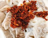 Hình bước làm 1 của món Mực Lá Nướng Sa Tế