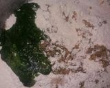 A picture of step 2 of Spinach paratha.