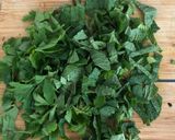 A picture of step 6 of Warm salad: squash, green beans and rocket.