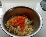 Foto langkah ke 3 dari resep Martabak mie sayur.