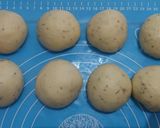 Foto langkah ke 7 dari resep Minced Sausage Chia Seed Soft Sourdough Bread.