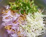 A picture of step 5 of Crispy Noodles Chaat.