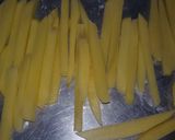 Foto del paso 2 de la receta: Papas fritas saborizadas. 🍟