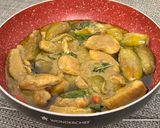 A picture of step 9 of Green Chicken Curry.