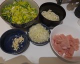 Une image de l'étape 1 de Risotto au poulet sans crème.