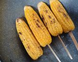 Foto langkah ke 4 dari resep Jagung Bakar Teflon.