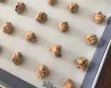 Foto langkah ke 5 dari resep Chewy Chocolate Chips Cookies serta tips pembuatannya.
