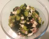 Foto del passaggio 7 della ricetta Marinato di Polpo, Wakame e cetriolo alla giapponese