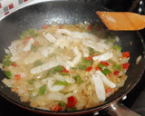 Foto del paso 3 de la receta: Mero y calamares al chilindrón de mi casa