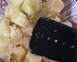 A picture of step 2 of Potato balls.