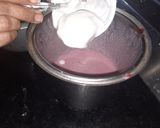 A picture of step 3 of Strawberry shake.