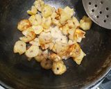 A picture of step 3 of Banana paneer stars.